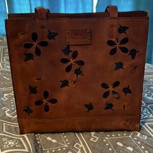 SOLD - Patricia Nash Handbag EUC 🦋